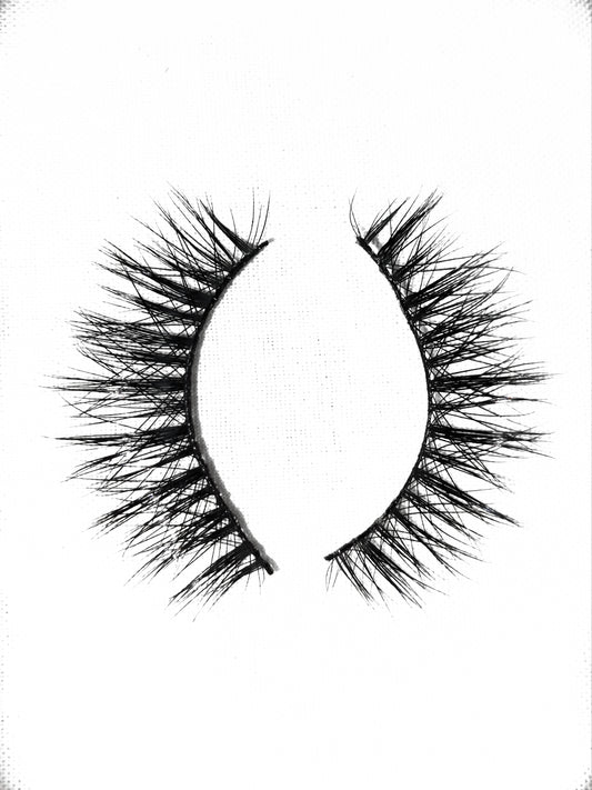 Whispering Winks Strip Lashes